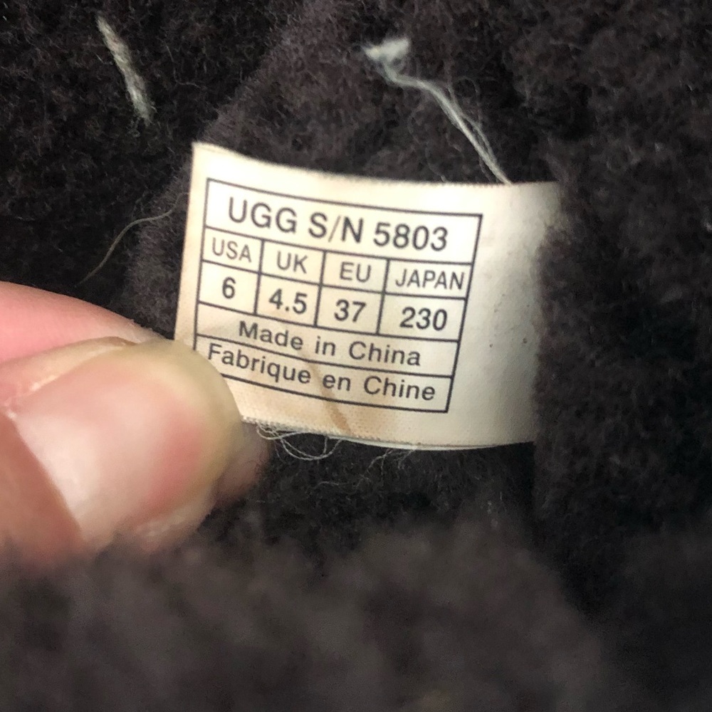 Short brown Uggs S/N 5803 - Picture 8 of 10